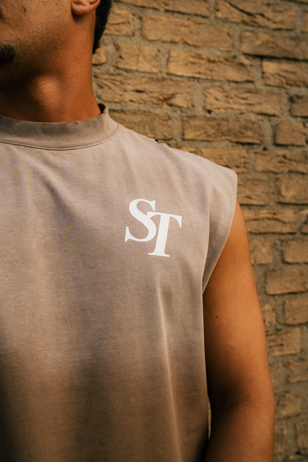 ST CORE SLEEVELESS TEE