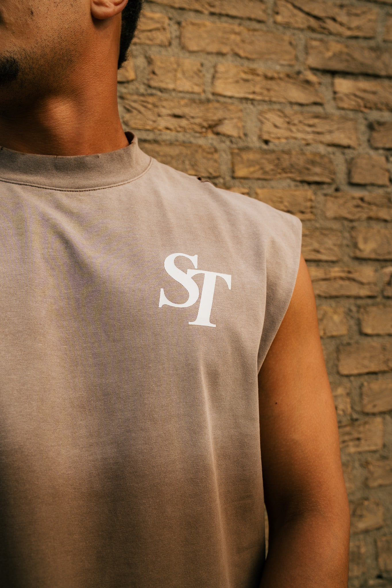 ST CORE SLEEVELESS TEE