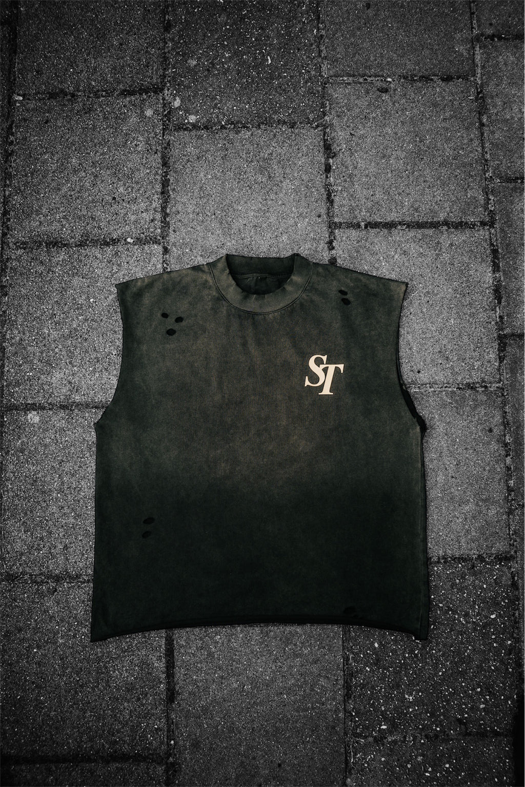 ST SECTOR SLEEVELESS TEE