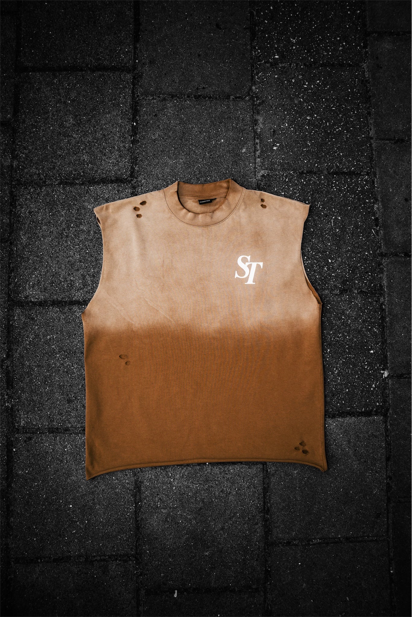 ST CORE SLEEVELESS TEE